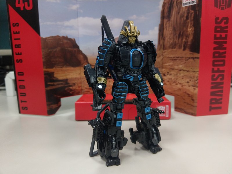 Transformers Studio Series Helicopter Drift In Hand Photos 11 (11 of 26)